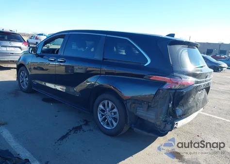 2021 Toyota Sienna Xle z USA, uszkodzony, nr VIN 5TDYRKEC2MS023578